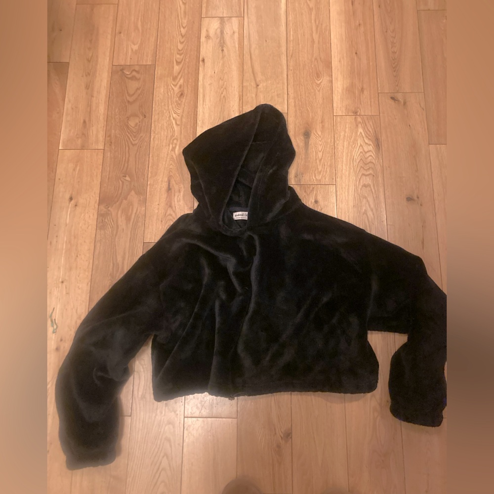 Cozy furry cropped hoodie black M